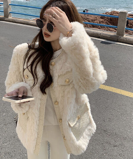 모피 작은 샤넬 스타일 여성 코트 겨울 새로운 고급 센스 코코아 모방 토끼털 코트 두꺼운 라운드 넥 인터넷 유명인 면 의류