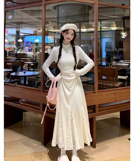 프랑스식 순수한 욕망 반하이넥 패치워크 레이스 여성 드레스 2026 이른 가을 새로운 허리 수축 슬림해 보이는 새싹 품격 롱 스커트