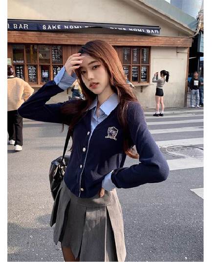 원본 원단 페이크 레이어드 POLO 칼라 여성 셔츠 가을 학원 스타일 몸매 가꾸기 쇼트 스타일 스택 착용 오픈 가디건 맨위