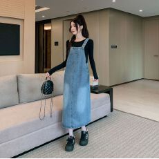 批发怀旧复古背带牛仔<b class='q'>连衣裙</b>女秋季新款宽松显瘦中长款裙子