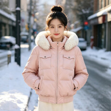 批发2026新款超好看口袋短款连帽大毛领羽绒棉服女保暖冬季外套女