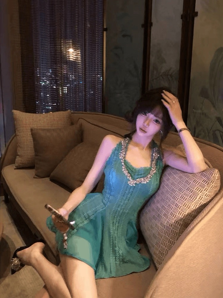 프랑스식 명문 여성 다이아몬드 세팅 행침 목 드레스 천 금빛 바람 순수한 욕망 섹시함 품격 허리 수축 미니 스커트