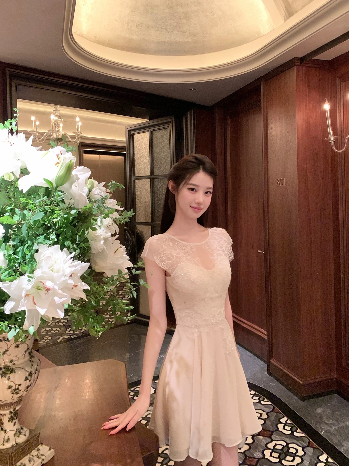 부드러운 우아함 우유 살구 색상 여성 드레스 품격 미니 스커트