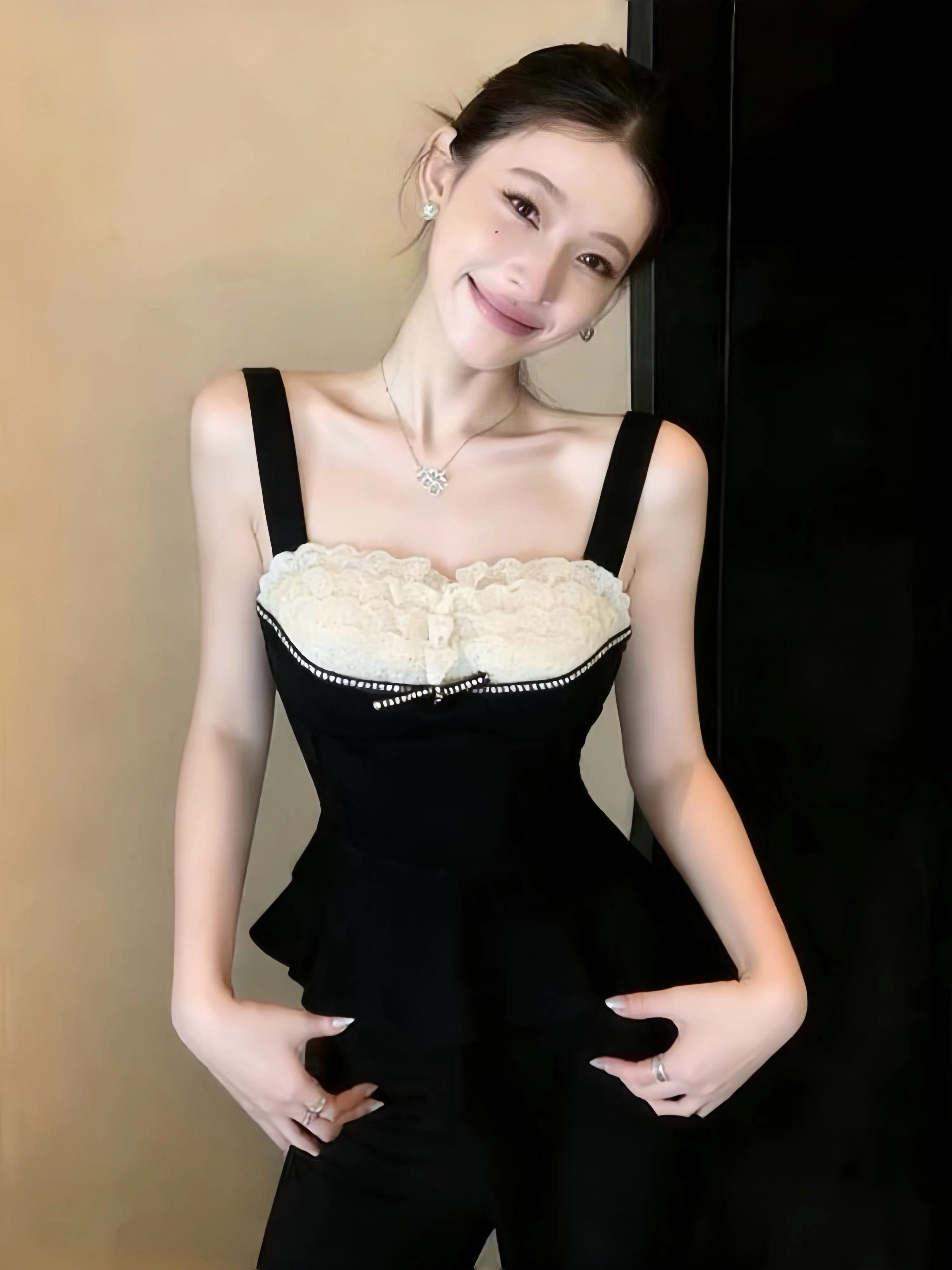 작은 샤넬 스타일 레이스 캐미솔 이른 봄 순수한 욕망 생선뼈 허리 수축 튜브탑 켜기 벨트 가슴 패드 기본 셔츠 인사이드 가져 가라.