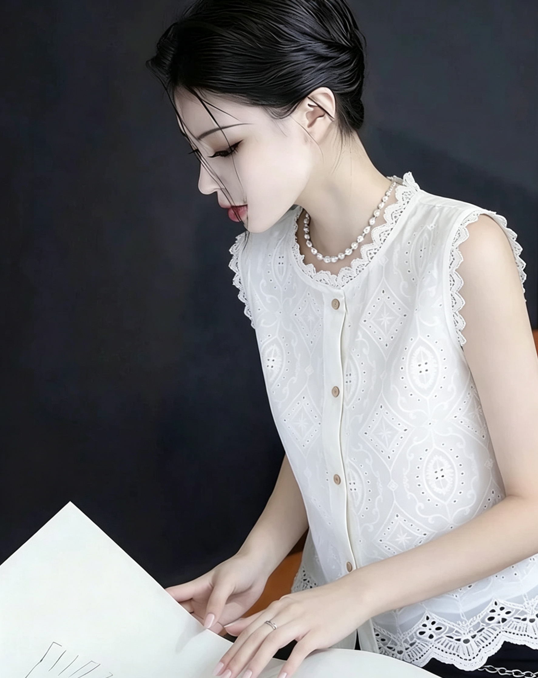 한 부서 레이스 홀로우 아웃 레이스 민소매 여성 셔츠 여름 2026 새로운 달콤함 싱글 줄 버튼 오픈 가디건 베스트 맨위