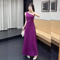 批发高端大气晚礼服女高级感主持人2025新款宴会重要场合绝美斜肩<b class='q'>长裙</b>