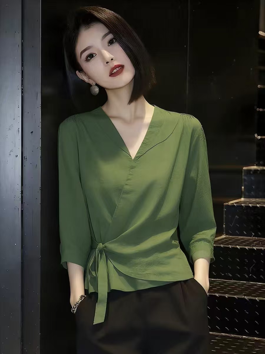 빛 럭셔리 슈퍼 잘 생긴 디자인 센스 녹색 V 넥 셔츠 출퇴근 바람 맨위 품격 Chic