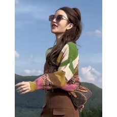 批发<b class='q'>品牌</b><b class='q'>折扣</b>欧货重磅早秋圆领撞色拼接针织毛衣长袖女装高级感上衣潮