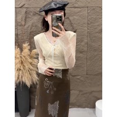 批发V领蕾丝设计感绑带拼接长袖T恤女2026春季新款修身显瘦打底