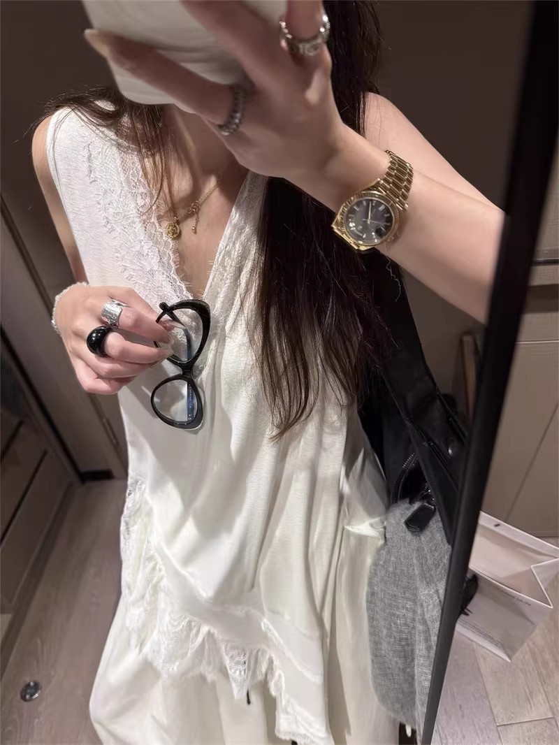 한 부서 다용도 패치워크 레이스 측면 V넥 민소매 티셔츠 조끼 여성 2026 이른 봄 새로운 외국 가스 중간 길이 맨위
