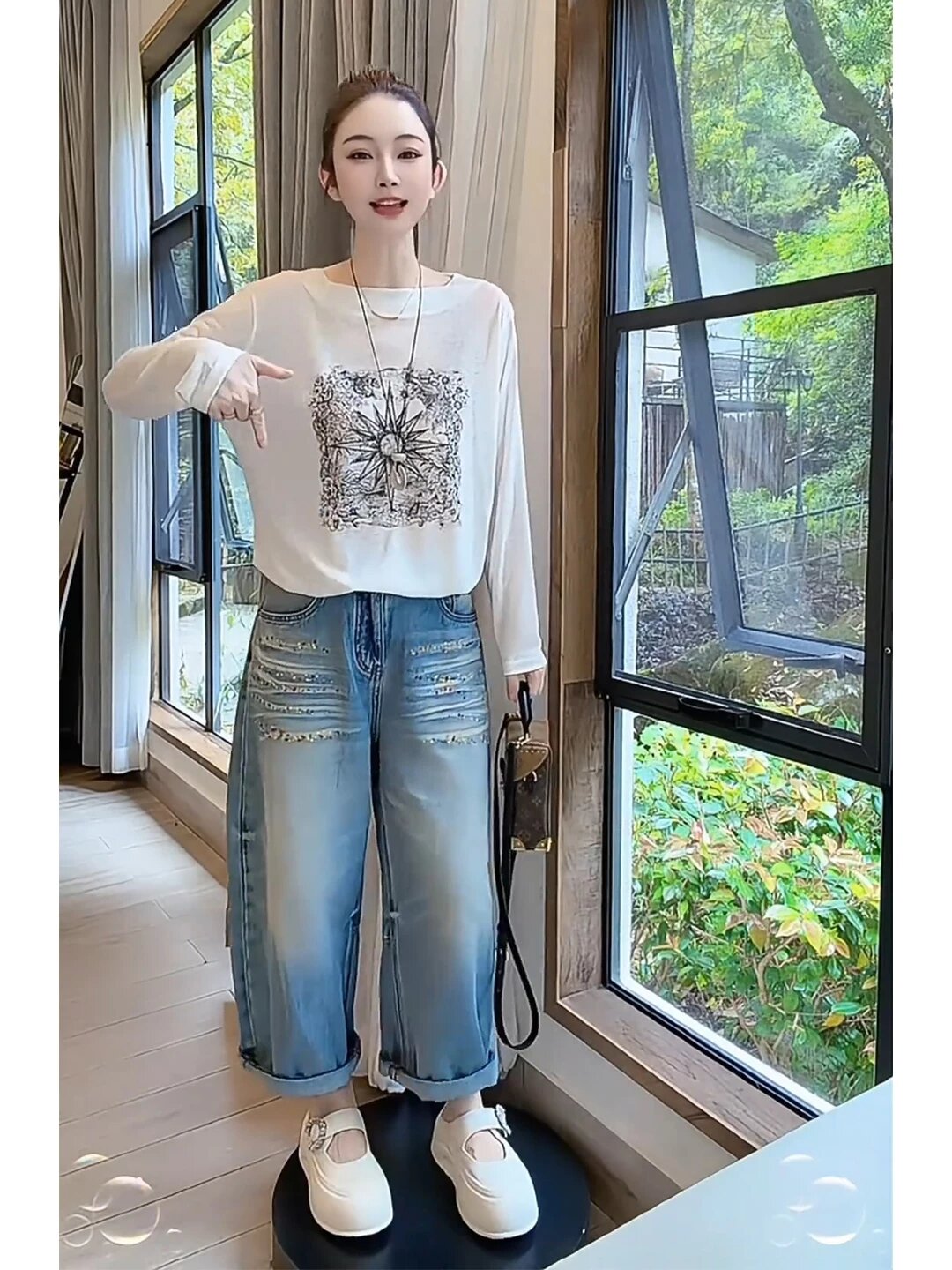 화이트 라운드 넥 얇은 스타일 긴팔 티셔츠 여성 여름 외부 가져 가라. 얇고 가벼운 통기성 자외선 차단 블라우스 루즈핏 에어컨 셔츠 켜기