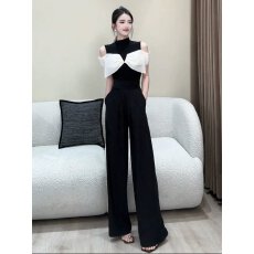 批发今年流行的爆款<b class='q'>女装</b>夏季2026新款撞色露肩独特漂亮巨好看上衣