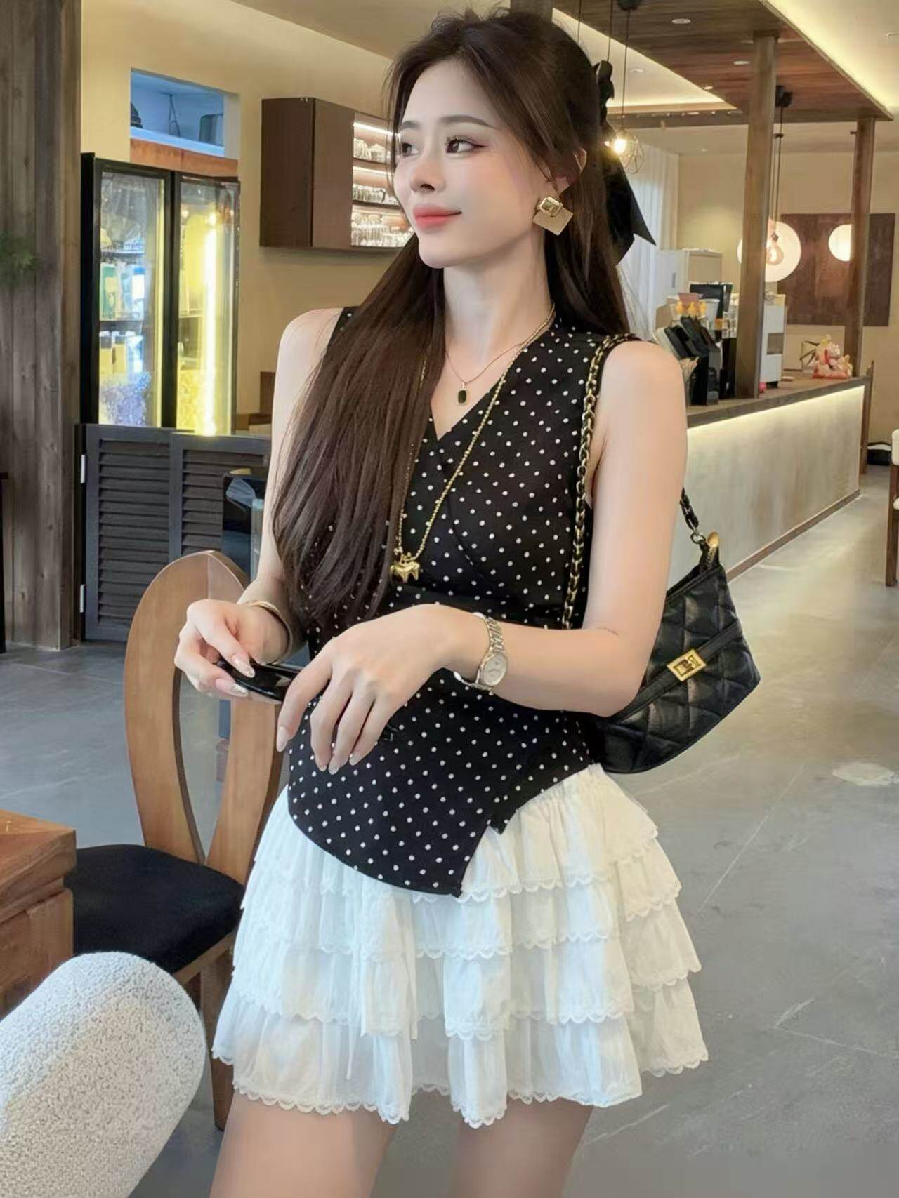 샤오 크릭 의류 여름 새로운 빛 요리 한 우아함 폭풍 고대 검정색 도트 무늬 v 수신 캐미솔 치마