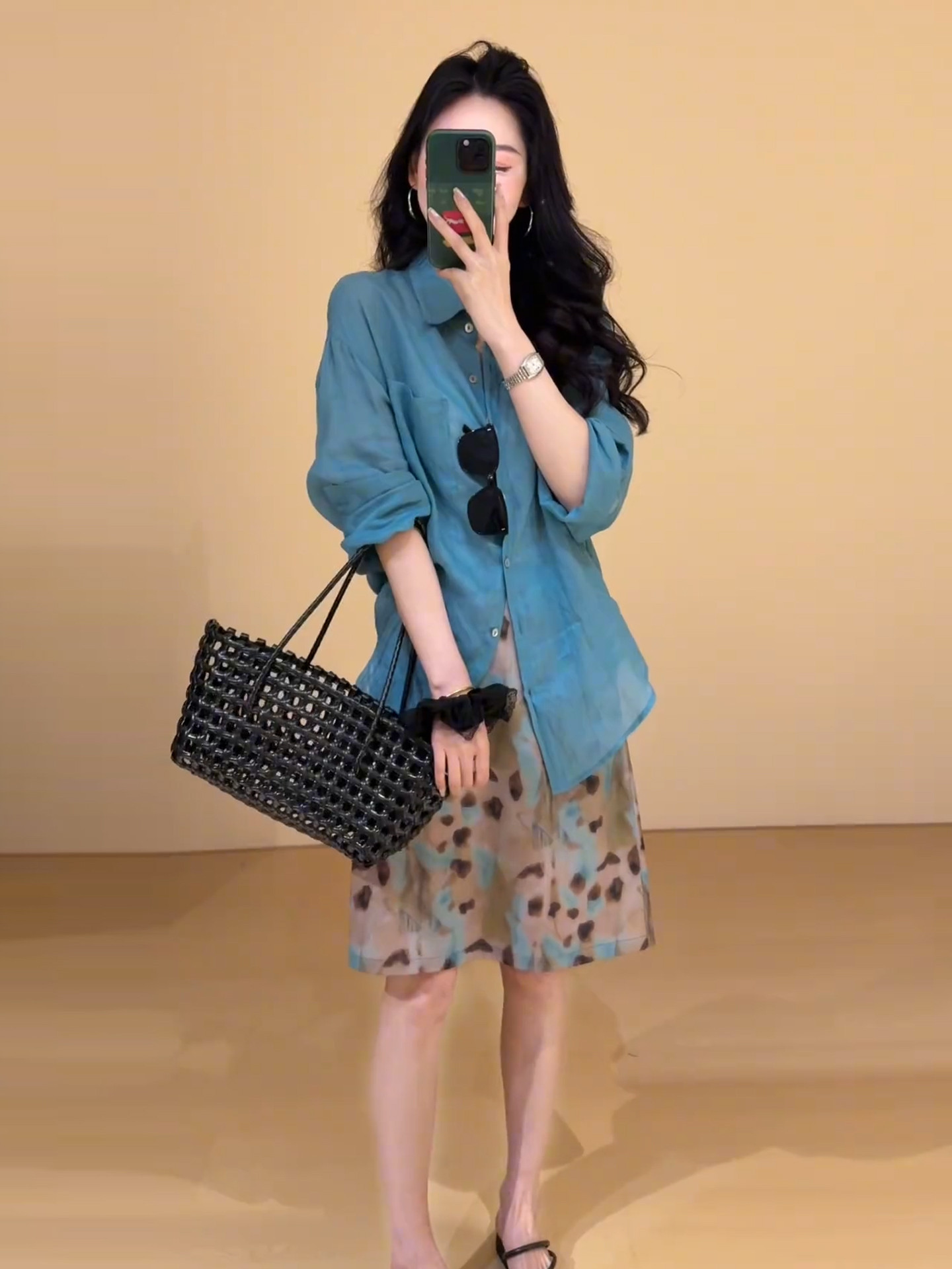한 부서 고급 센스 로얄 자매 바람 착용 가져 가라. 전체 집합 파란색 셔츠 코디 레오파드 무늬 반신 스커트 두 조각 여성 세트 여름