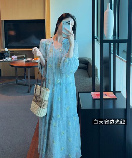 zwinnie 잔 웨이 니켈 금사 낙엽 파란색 에디션 헤일로 염색 자수 긴팔 슬림해 보이는 드레스