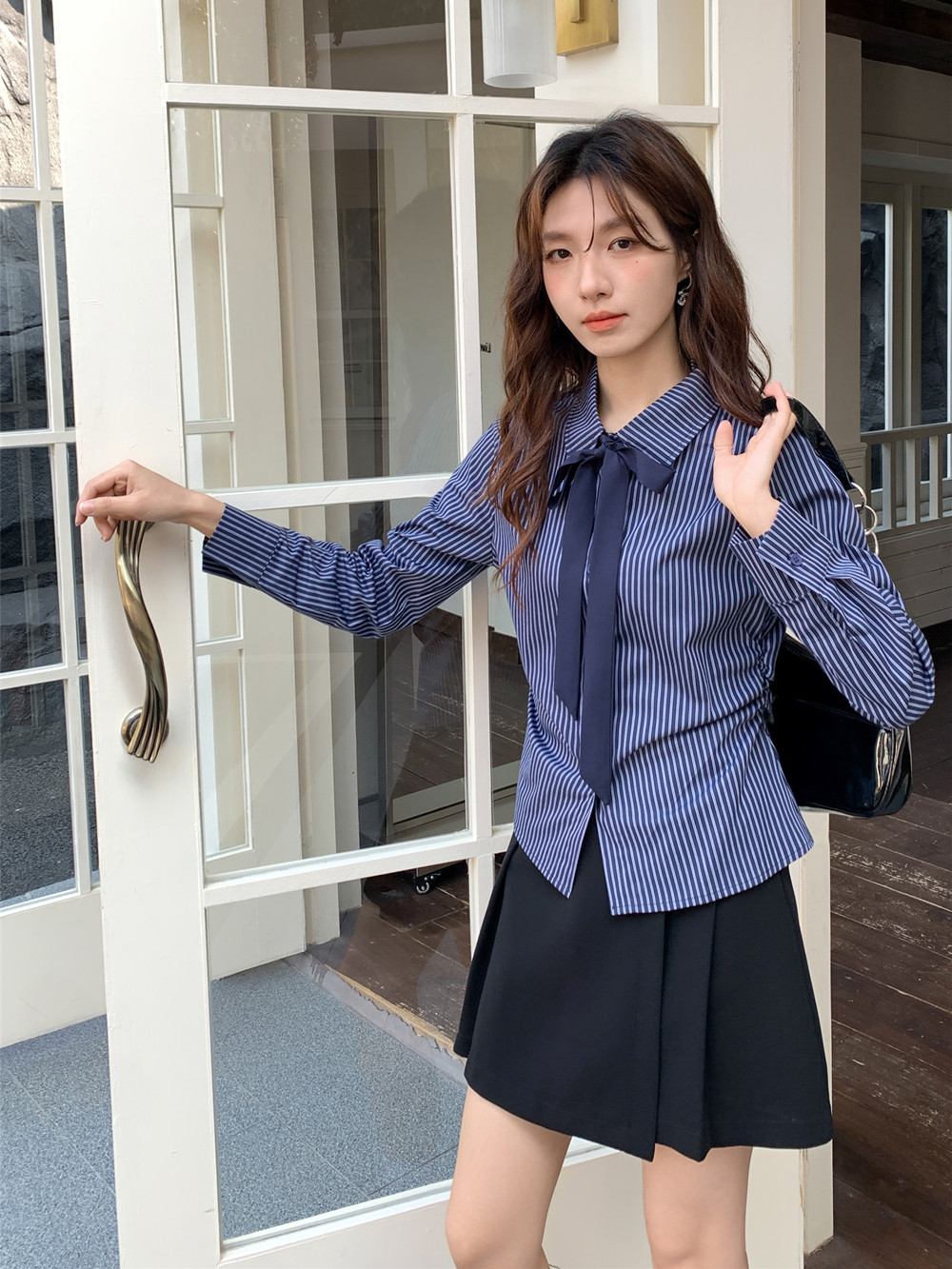 실사 학원 스타일 핫걸 셔츠 긴팔 여성 스트라이프 디자인 센스 몸매 가꾸기 허리 수축 셔츠