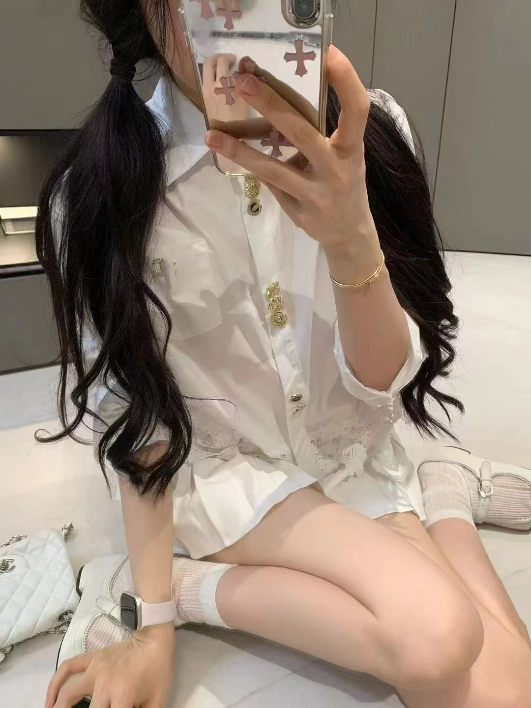 금속 버클 셔츠 맨위