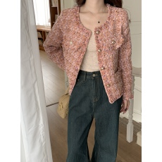 批发实拍小香风<b class='q'>短外套</b>女春装2026小众高级感气质轻熟风粗花呢上衣早秋