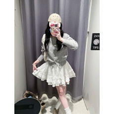批发实拍  韩版灰色圆领长袖钉钻针织衫外套小香风毛衣女