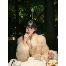 批发日光岛屿 仿芬兰进口整皮狐狸毛皮草外套女冬季爆款真毛毛大衣