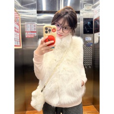 批发白色立领坎肩叠穿马甲环保皮草女2025秋冬新款奢贵羊羔绒短款外套
