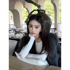 环保皮草“缪斯女神”狐狸毛皮草外套女冬季年轻款短款毛毛大衣女