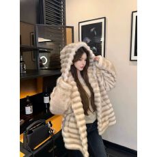 批发黄加蓝【大龙猫】轻奢连帽皮草外套女2025<b class='q'>秋</b>冬新款气质毛毛外套