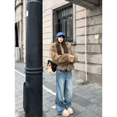 批发棕色仿狐狸毛环保皮草<b class='q'>外套女</b>冬季2025新款<b class='q'>短</b>款皮毛一体毛毛绒大衣