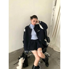 批发2025秋冬宽松显瘦<b class='q'>韩国</b>学院风棒球服羽绒外套百褶裙两件套装