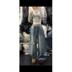 批发欧货2025冬季进口烫钻时髦显瘦阔<b class='q'>腿</b>宽松满天星重工牛仔<b class='q'>裤</b>女