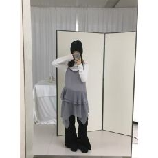 批发2025冬季新款不规则荷叶边<b class='q'>雪纺</b>吊带裙叠穿宽松花边不规则<b class='q'>连衣裙</b>女