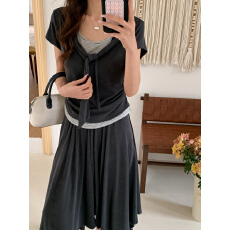 批发实拍 韩系松弛感套装夏季飘带假两件短袖<b class='q'>上衣</b>+不规则大摆半身裙