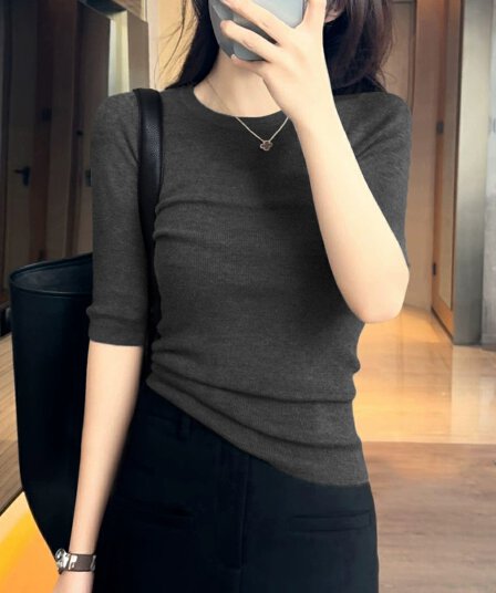 새로운 외국 가스 미니멀리즘 라운드 넥 풀오버 맨위 여성 의류 패션 몸매 가꾸기 5 점 소매 품격 다용도 니트 기본 셔츠