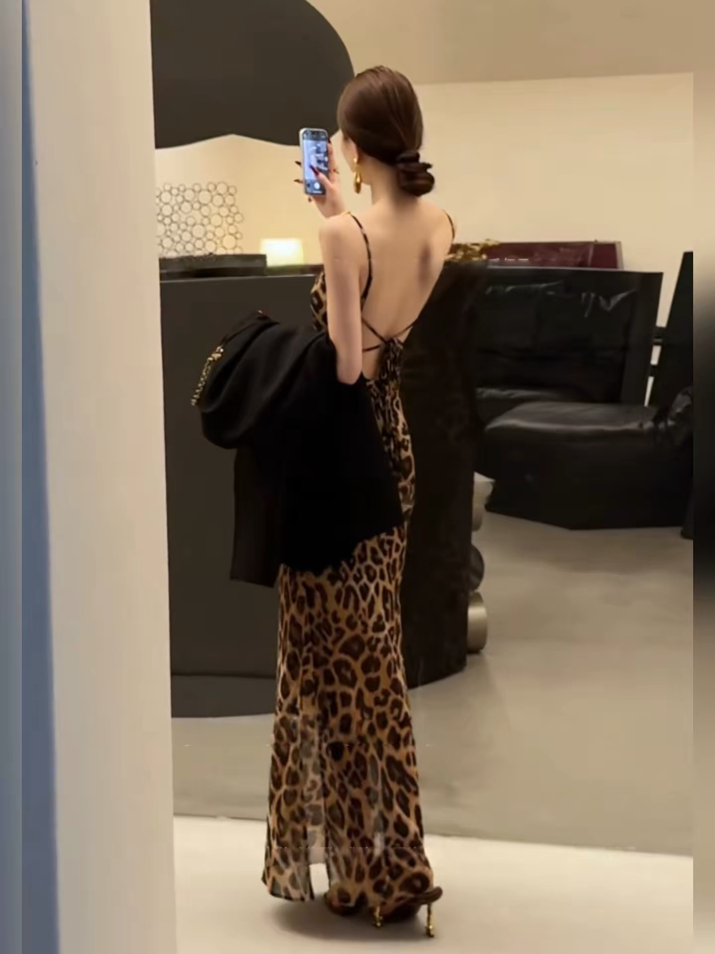 섹시함 핫걸 백리스 레오파드 무늬 슬립 여성 드레스 조기 가을 인사이드 가져 가라. 고급 센스 품격 로얄 자매 타이트 스커트 롱 스커트
