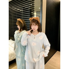 批发<b class='q'>加肥</b><b class='q'>加大</b>250斤可穿睡衣女德绒保暖圆领卡通印花可外穿家居服套装