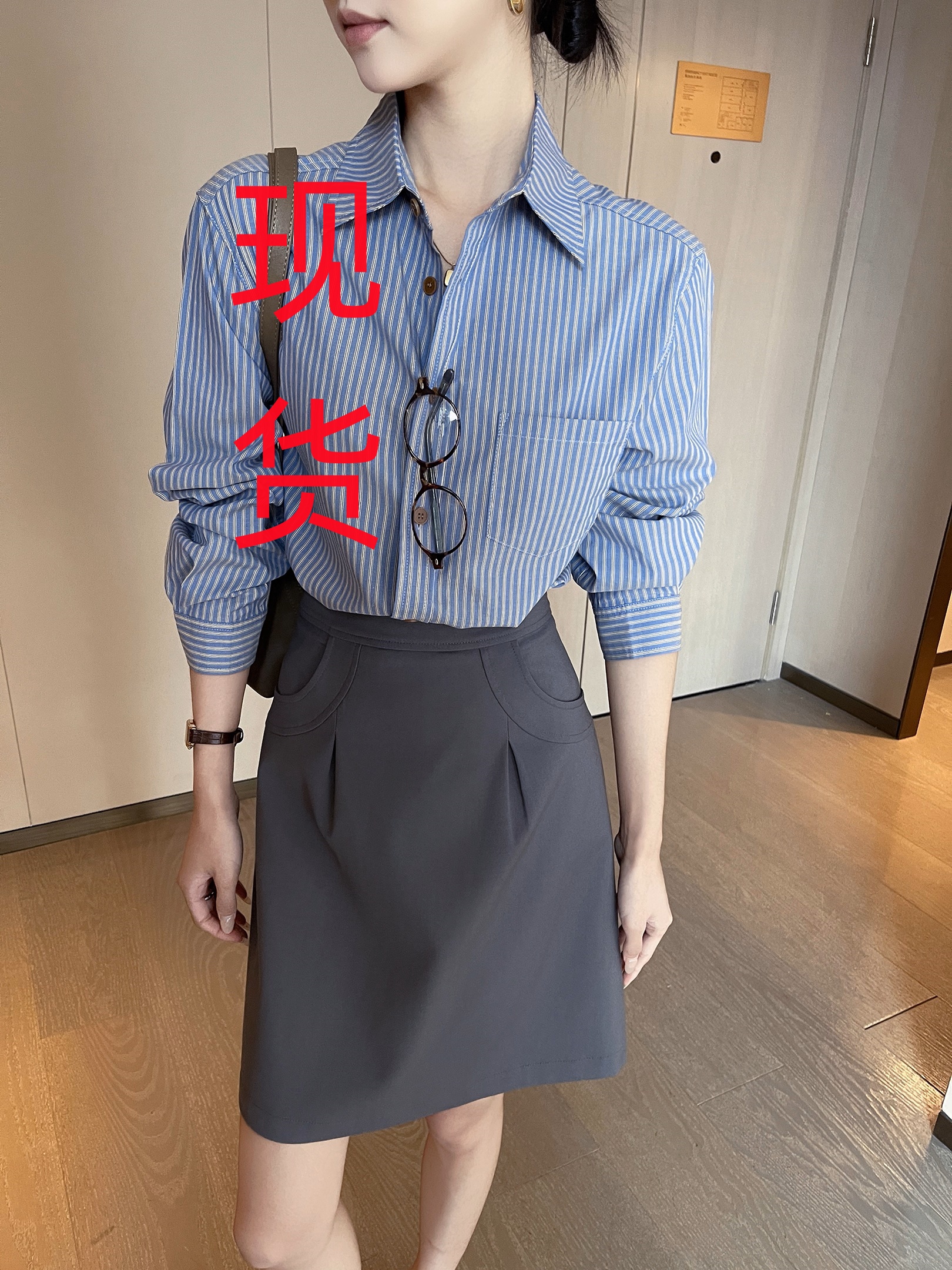 pinkeen 블루 화이트 스트라이프 POLO 칼라 긴팔 여성 셔츠 가을 2025 새로운 캐주얼 연령 감소 출퇴근 맨위