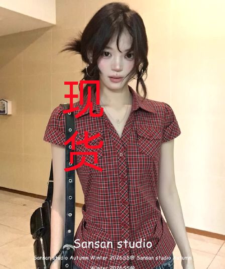 한 부서 레트로 체크무늬 반팔 여성 셔츠 봄 착용 가져 가라. 긍정적 인 어깨 셔츠 꼬집기 허리 슬림해 보이는 학원 스타일 핫걸 맨위