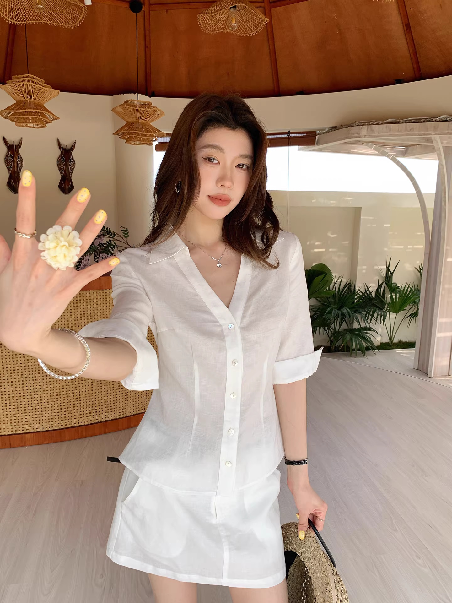 5 아마 화이트 여성 셔츠 여름 2026 새로운 라이 경기 서울 통기성 셔츠 디자인 센스 작은 대중 품격 맨위