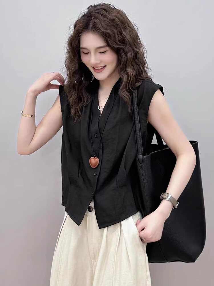 검정색 V넥 민소매 셔츠 조끼 티셔츠 여성 여름 2026 새로운 유럽 상품 폭발 쇼트 스타일 고유 한 작은 셔츠 맨위