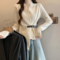 批发<b class='q'>实拍</b>2026早春新款个性设计收腰百搭针织衫毛衣女<b class='q'>大码</b>休闲显瘦上衣