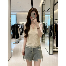 批发实拍 2026夏季新款拼接V领打底短袖蕾丝衫<b class='q'>大码</b>显瘦减龄透气单上衣