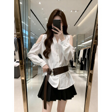 批发实拍 2026春节新款法式露肩单排扣皮带衬衣<b class='q'>女</b>大码宽松显瘦单上衣