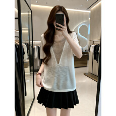 批发实拍 2026夏季新款个性V领法式冰丝<b class='q'>针织衫</b>女<b class='q'>大码</b>百搭显瘦清凉上衣