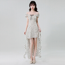 批发实拍 2026年夏季新款法式白色波点方领<b class='q'>连衣裙</b>气质<b class='q'>收腰</b>鱼尾长裙