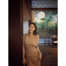 批发2025年<b class='q'>夏</b>季新款气质温柔风垂感针织荡领半裙套装小个子