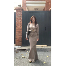 批发收腰针织开衫+高腰鱼尾裙套装修身显瘦高级气质两件套