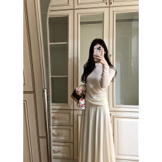 批发舒适好穿纯色小圆领长袖针织衫+宽腰超长款不规则伞裙法式两件套