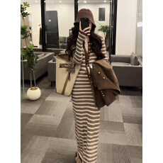 批发许妍路透撞色条纹<b class='q'>v领</b>长袖<b class='q'>连衣裙</b>2025款修身包臀裙