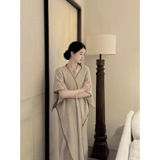 批发2026春秋<b class='q'>新款</b>收腰显瘦绵羊毛连衣裙针织披肩修身A字长裙两件套装