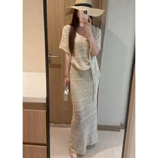 批发镂空花型毛织三角披肩+背心+橡筋腰半身裙套装女